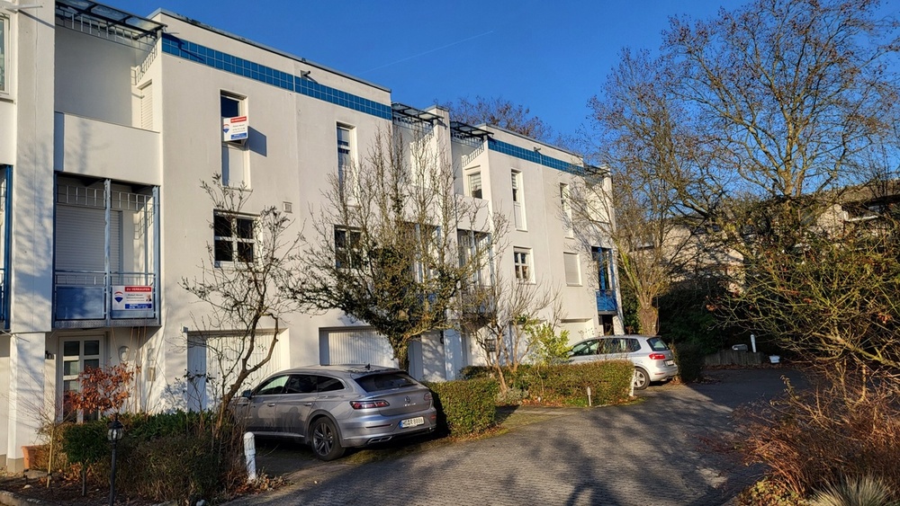 RESERVIERT! RMH mit Garage, 2 Balkonen, Garten und Terrasse - Reihenmittelhaus Wiesbaden Klarenthal | Angebot:26348335